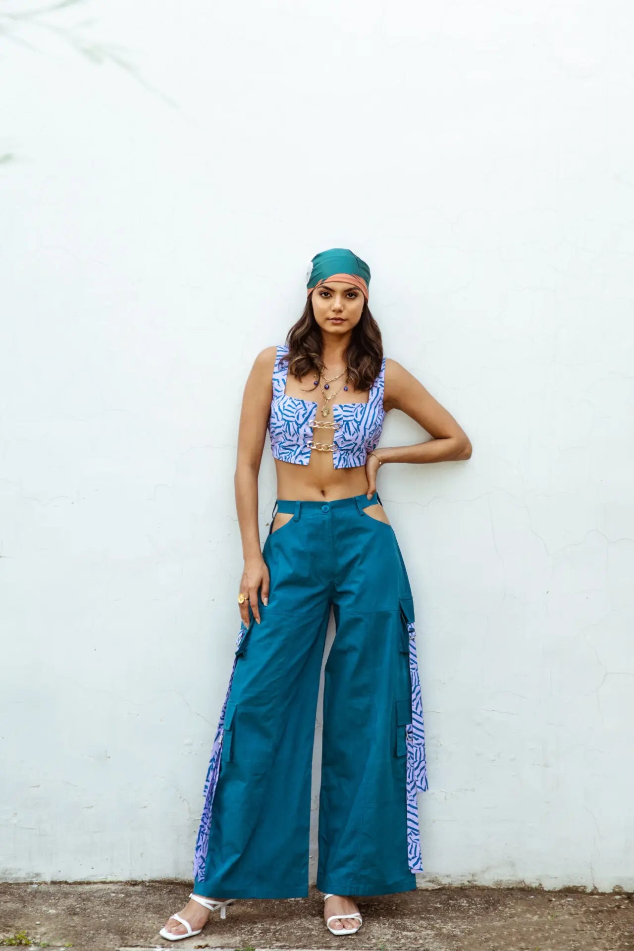 VIO SIDE CUT-OUT CARGO