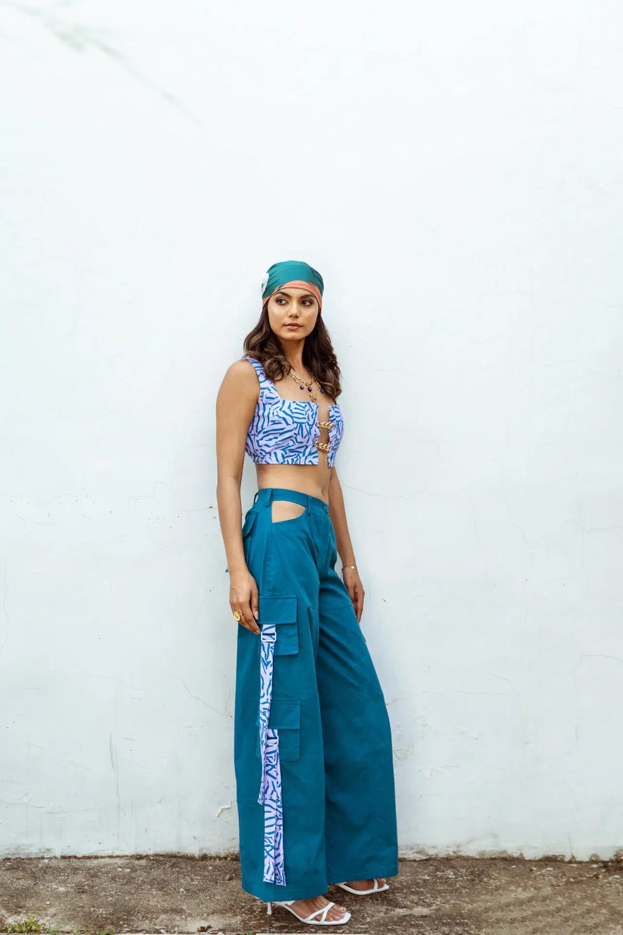 VIO SIDE CUT-OUT CARGO