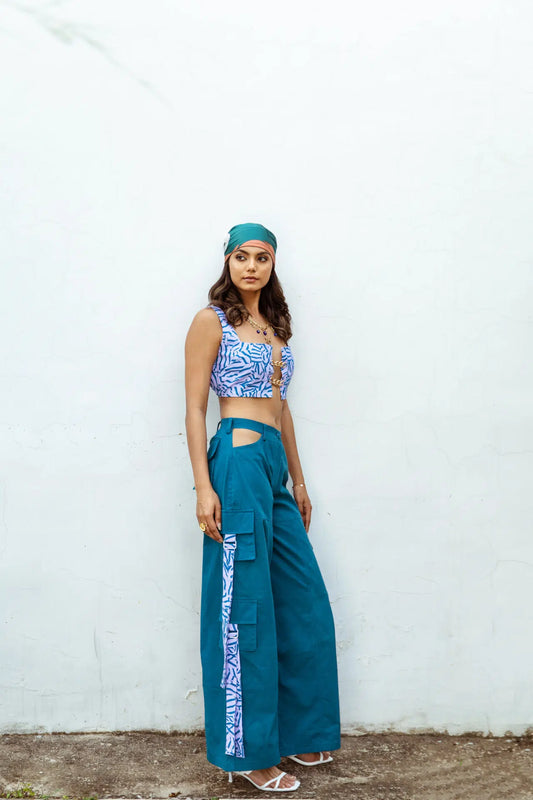 VIO SIDE CUT-OUT CARGO