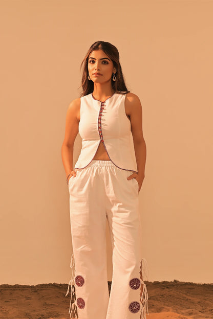 THE SCALLOP EMBROIDERED SET